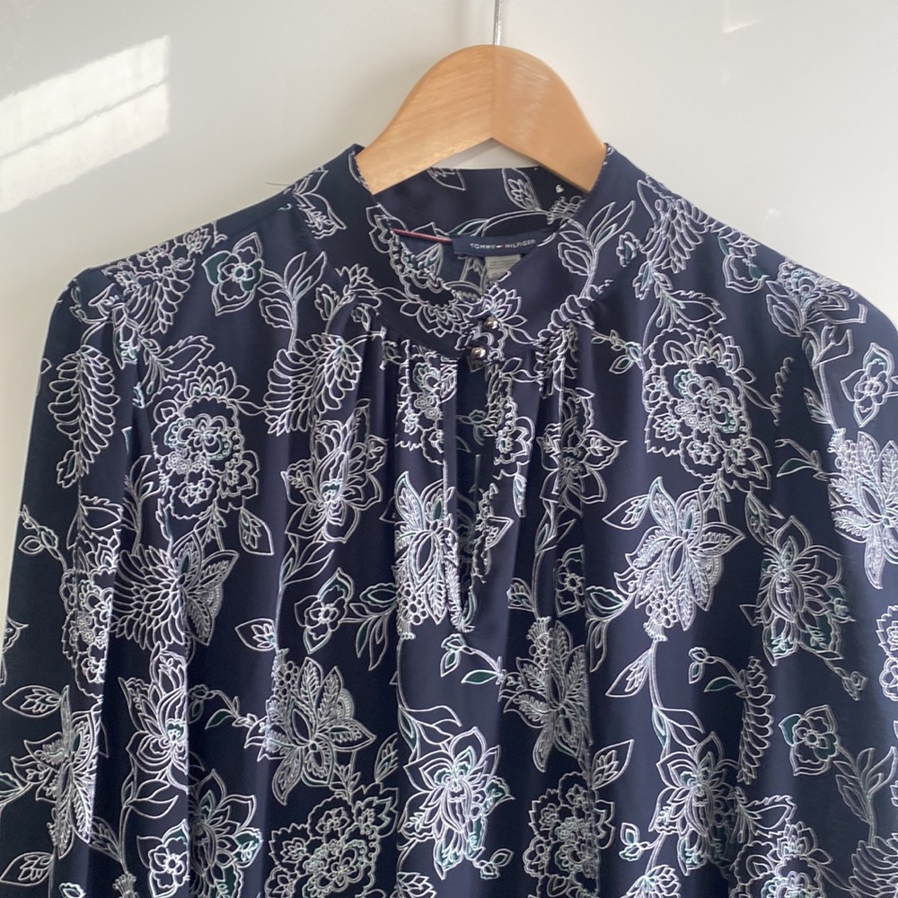 Women's Long Sleeve Ruffle Hem Floral Peplum Blouse - Picture 2 of 3